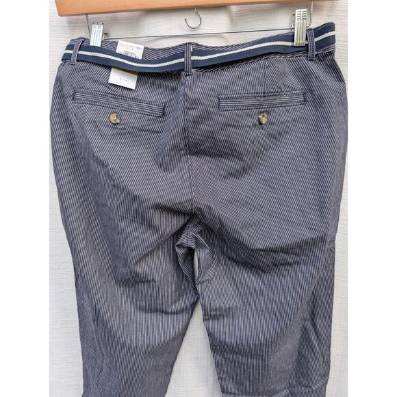 Dockers Womens Navy Pinstripe Capri Pants Sz 14 Truly Slimming Belted Soft - Picture 3 of 7